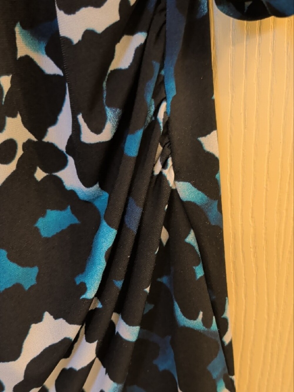 Alfani Women’s Abstract Print Hi-Low Top | XL | Blue Black White Stretch Blouse - Picture 4 of 6